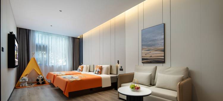 三亚湾凤凰路亚朵酒店图片