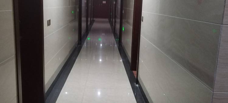 东森假日酒店(峨边步行街店)图片