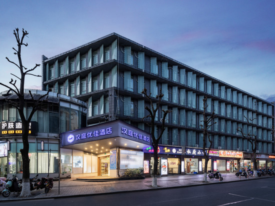 汉庭酒店(上海青浦东方商厦酒店)