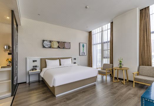 Ibis Styles Hotel (Kunming Nanping Pedestrian Street) Hotel Overview