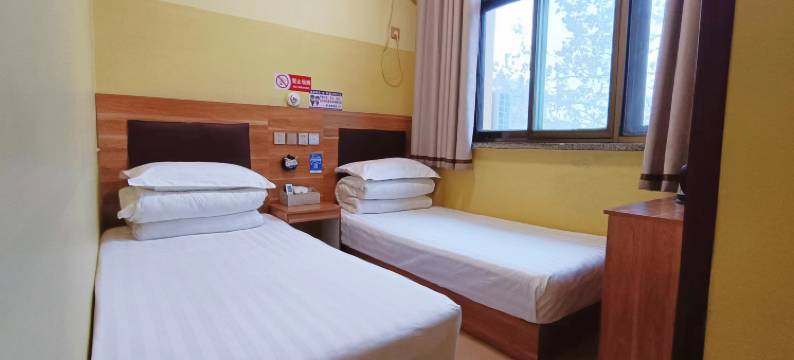 容城伊哇酒店(容城白洋淀高铁站店)图片