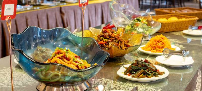 那拉提月亮河度假酒店图片