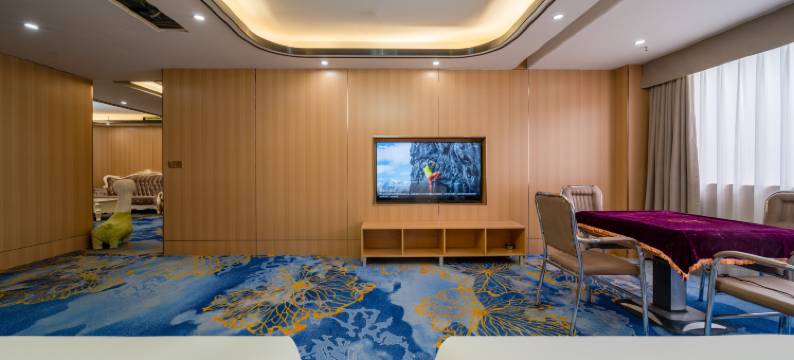 KMF影宿酒店(花溪大道皂角井地铁站店)图片