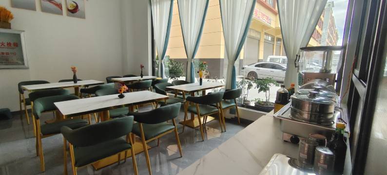 曲靖龙栖阁酒店图片