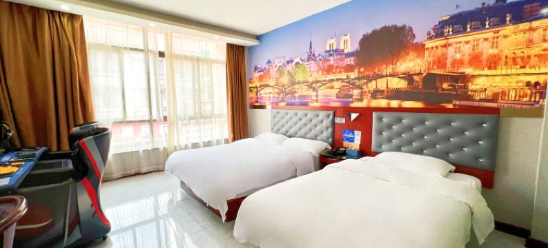 防城港港口云电竞酒店(乐天花园步行街店)图片