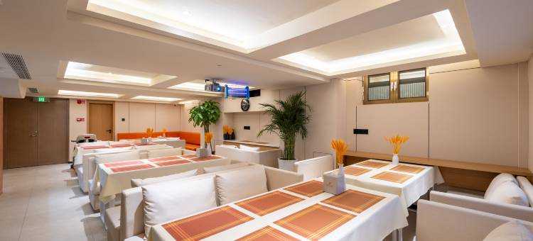 天骄智选酒店(酒泉鼓楼汉唐美食街店)图片