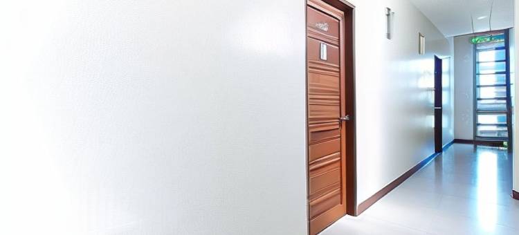 红多兹酒店@戈莱特华盛顿(RedDoorz @ Golite Washington)图片