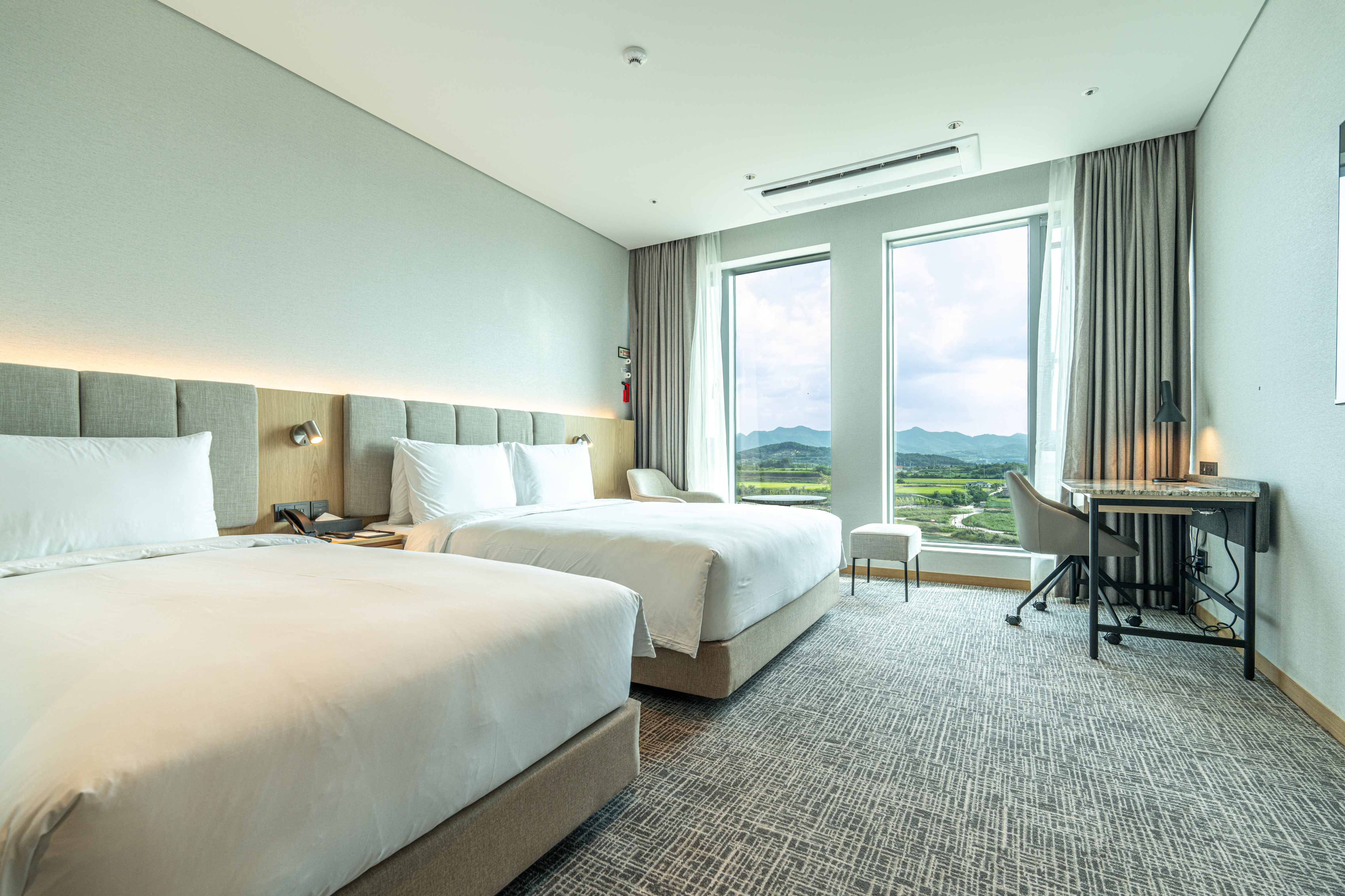 STANFORD HOTEL Over view