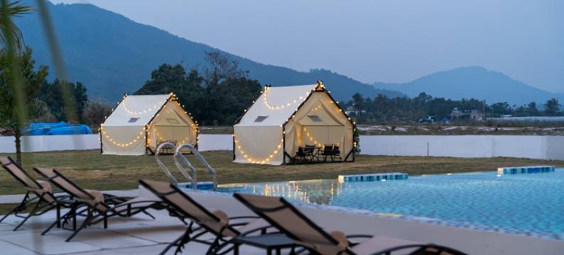 万宁伴山野·宿(神州站店)图片