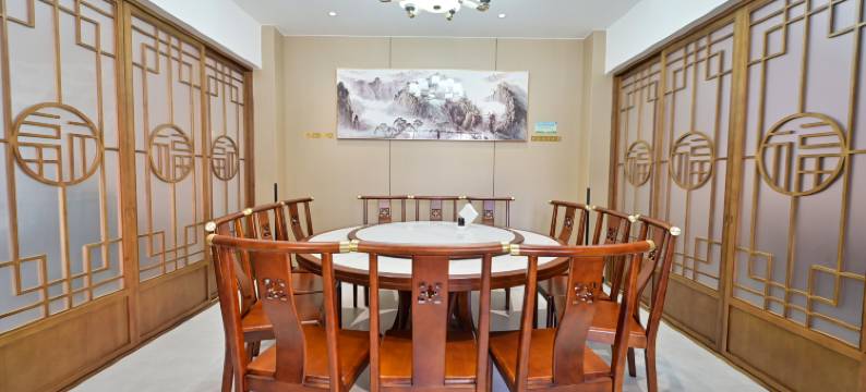 名扬假日酒店(西昌旅游集散中心西客站店)图片