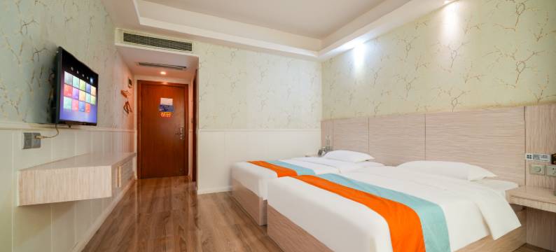 花好月圆主题酒店(新都城市广场店)图片