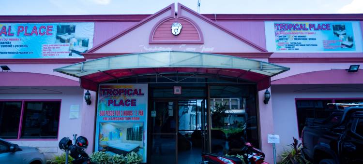 Tropical Place Hotel by RedDoorz图片