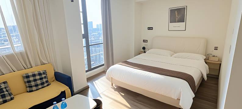 英伦E家格调酒店(昆明朗悦湾店)图片