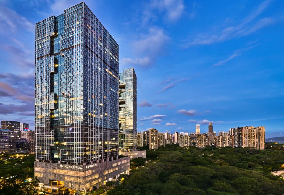 深圳湾希尔顿逸林酒店外景图