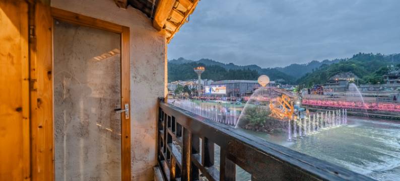 凤凰山水江景民宿(凤凰古城景区沱江店)图片