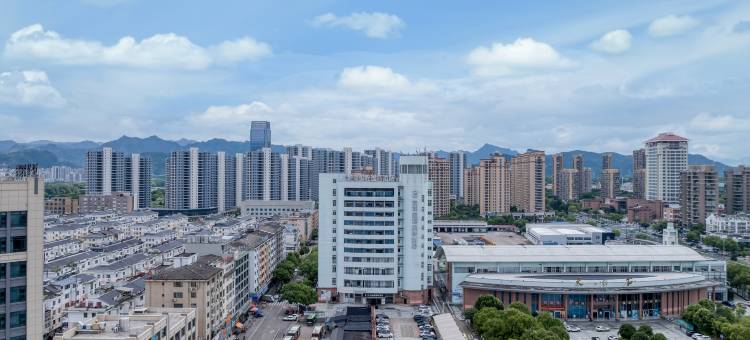 艺龙玺程国际酒店(天台山高铁站店)图片