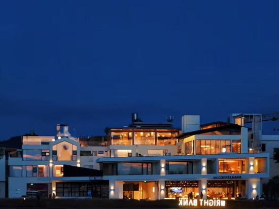 RIGHTBANK滇池右里民宿