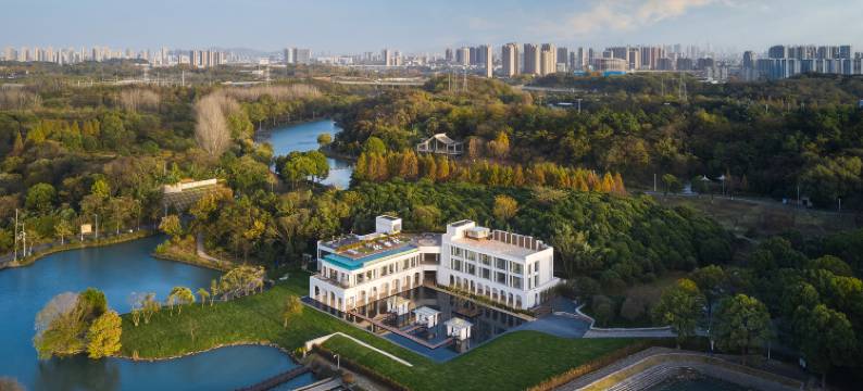 南京澹兮·珍珠泉温泉湖畔山居图片