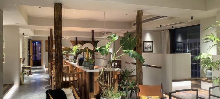 喜居设计师酒店(欢乐城高铁站店)图片