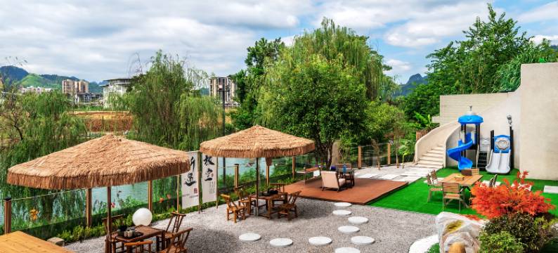 云溪江畔・江景臻享・智能影音亲子休闲美宿 (荔波古镇店)图片