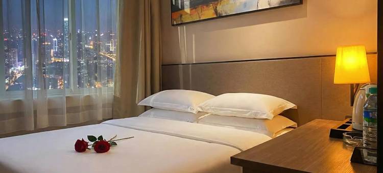 爱蒂儿智能酒店(盘锦火车站兴隆大厦第二百货店)图片