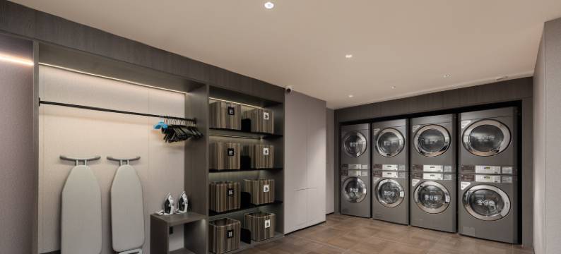 呼和浩特内大南校区五里营地铁站亚朵酒店图片