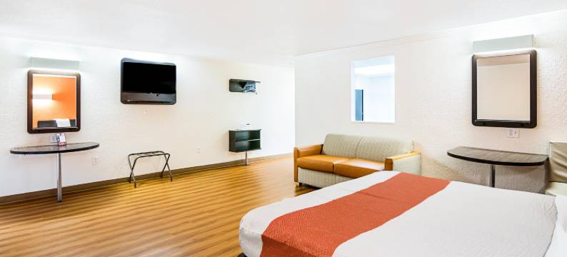 佛罗里达坦帕 - 博览会场 6 号汽车旅馆(Motel 6 - Tampa, FL - Fairgrounds)图片