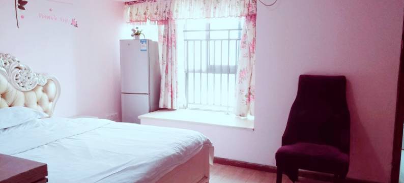 米朵民宿(重庆观音桥地铁站店)图片