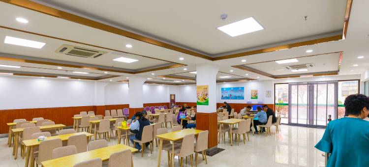 青岛普济公寓(台东步行街昌乐路地铁站店)图片