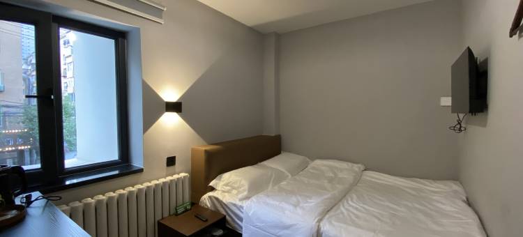 聆雪旅舍(青年大街地铁站店)图片