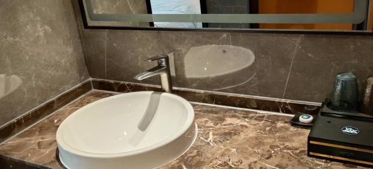 优莱雅智能酒店(河池东兰汽车总站店)图片