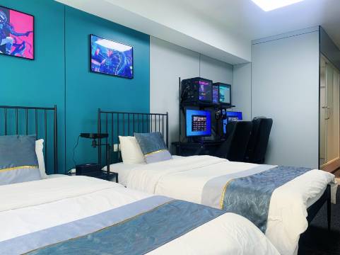 青岛微致电竞酒店(台东步行街店)