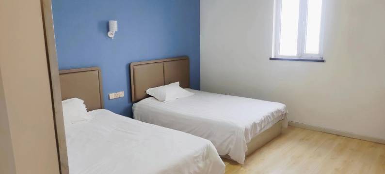 桔鸿源酒店(长途汽车站凤凰山路地铁站店)图片