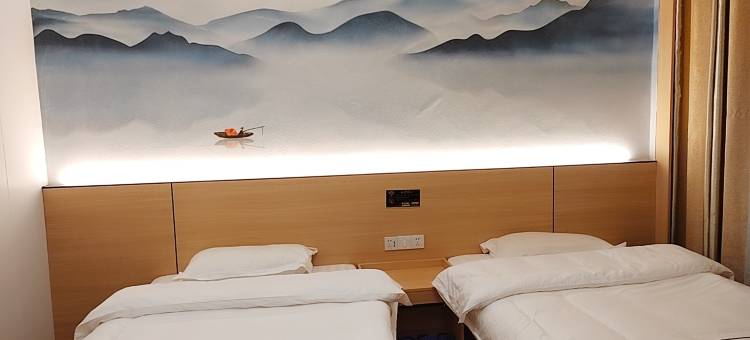 OYO新银河宾馆(双峰县人民检察院店)图片