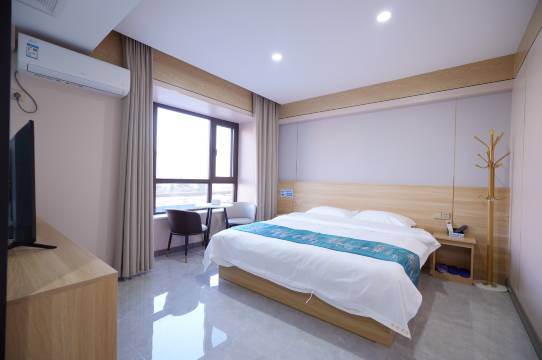 清硕快捷酒店(汝州绿洲广场店)