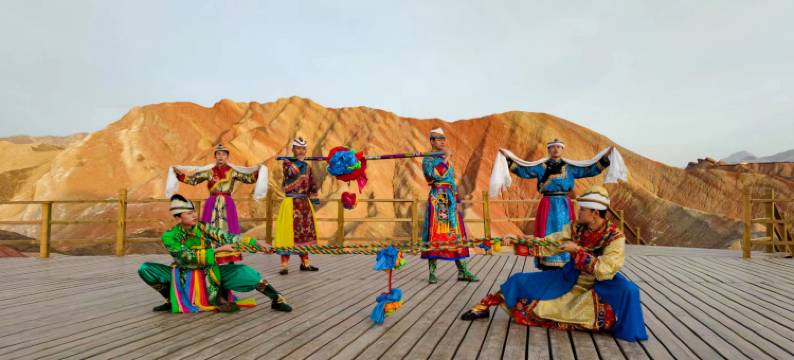 鸿天宾馆(丹霞口文旅小镇店)图片