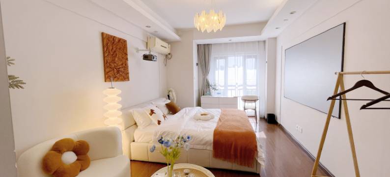 一屿轻奢影音公寓(宁波青林湾店)图片