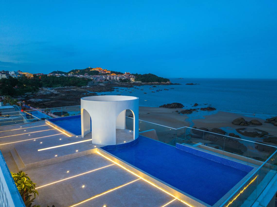 湄洲岛•屿念WAVESWEPT•MISTYSEA•无边泳池海景民宿(莲池澳沙滩店)图片