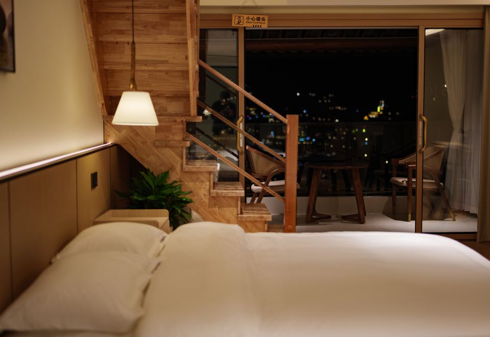 Qianhu Boyue Panorama Hotel (Xijiang Qianhu Miao Village Branch) Hotel Overview