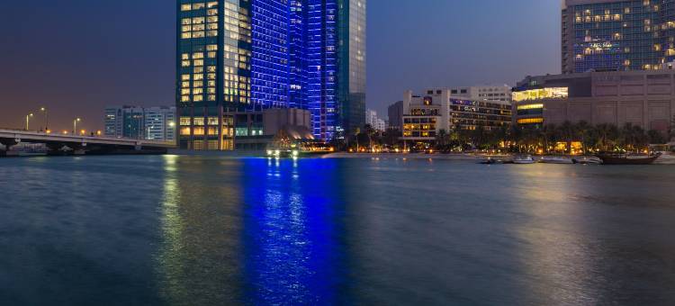 海滩阿尔杨罗塔纳酒店(Beach Rotana Residences)图片