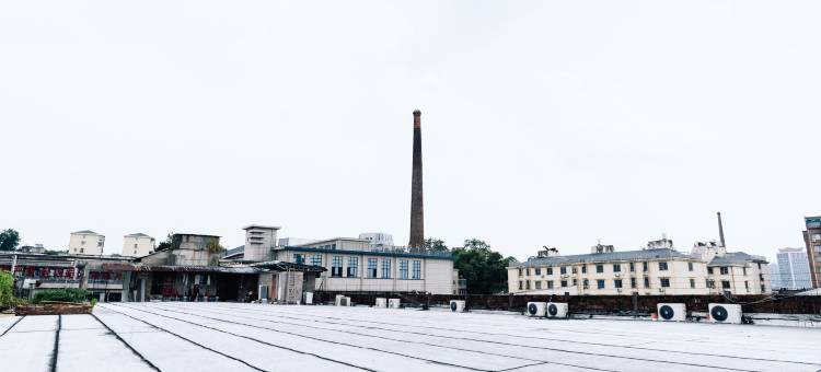 半品青年旅社(陶阳里景区店)图片
