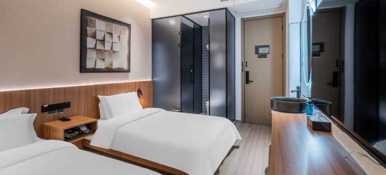 蓝鲸鱼酒店(南京南站双龙大道地铁站店)图片