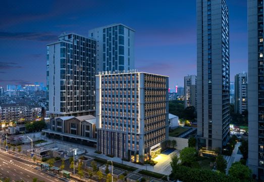 福州仓山万达金山地铁站亚朵酒店外景图