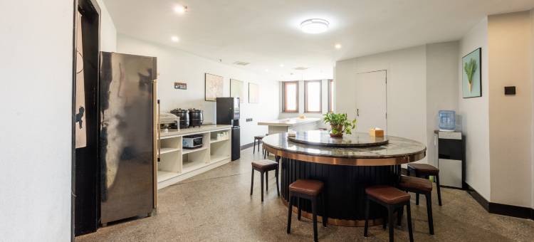 轻住·悦享酒店(张家口建工机场智能店)图片