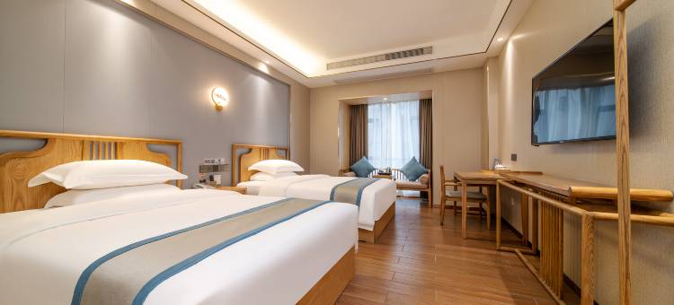 尚府轻居酒店(茂名高铁站东信时代广场店)图片