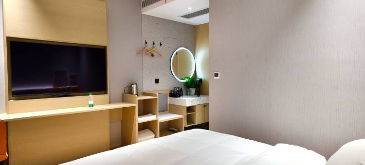 丽朵青旅酒店(石河子新疆军团军垦博物馆店)图片