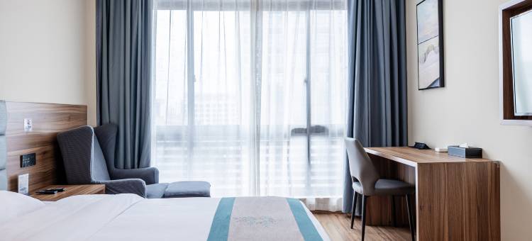 百越酒店(衢州东方广场店)图片