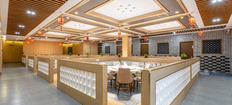 红叶酒店(武汉市南太子湖地铁站杉杉奥特莱斯广场店)图片