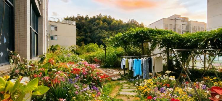 小城印象轻奢酒店(寻乌县政府黄岗山公园店)图片