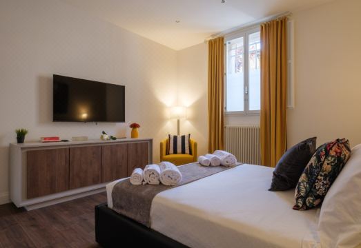 L&K Prestige House With Parking - Sant'Orsola Hotel Overview